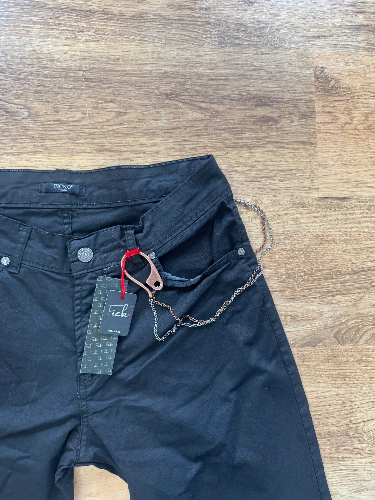 Jeans strappati