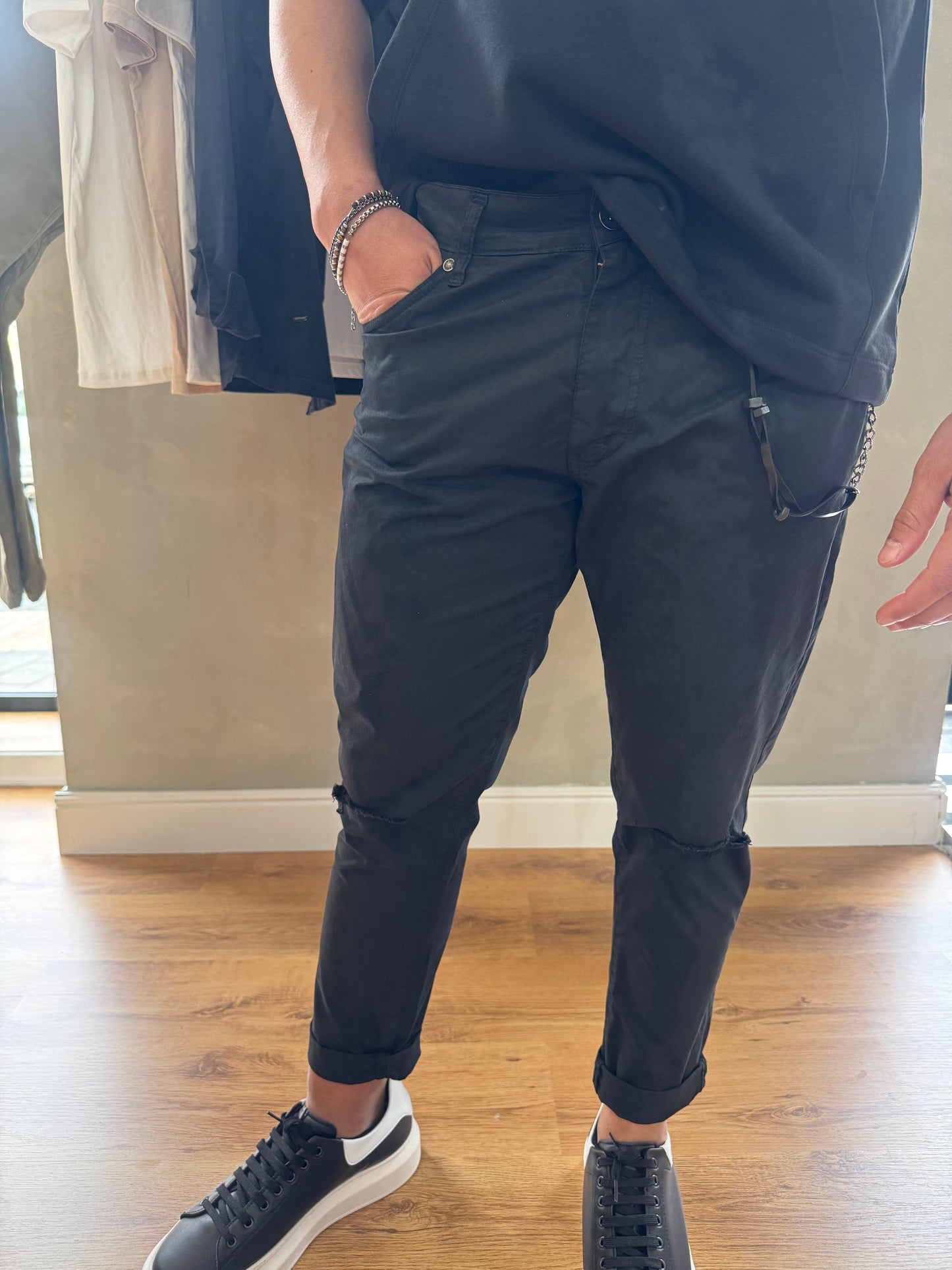 Jeans strappati